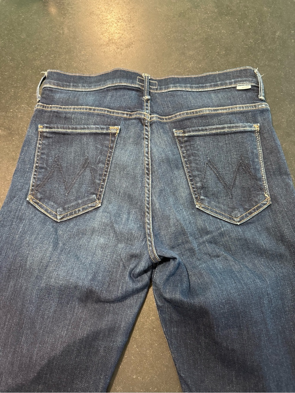 MOTHER Women's Dark Blue Crop Jean, ankle fray, size 31